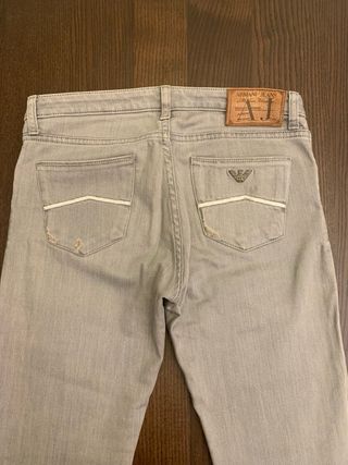 Pantalon de mujer. Armani. Talla XS