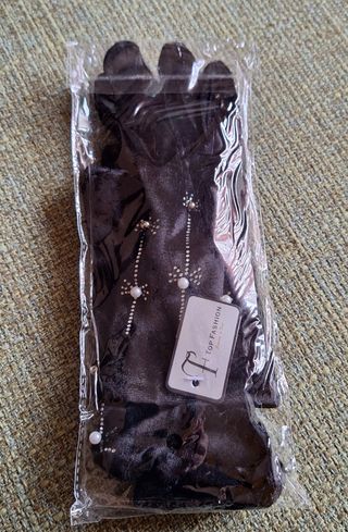 Guanti con perline e strass. Nuovo