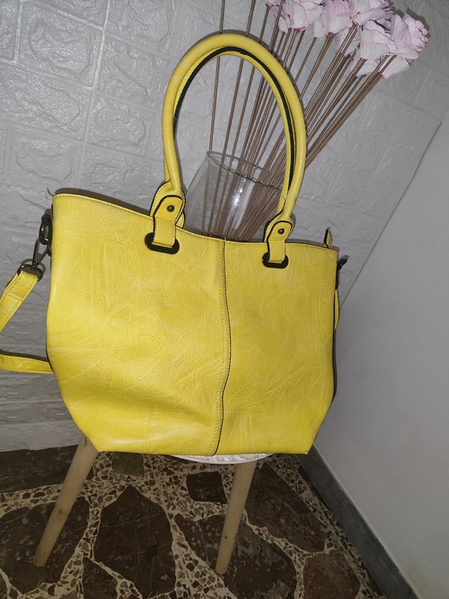 Borsa gialla come nuova
