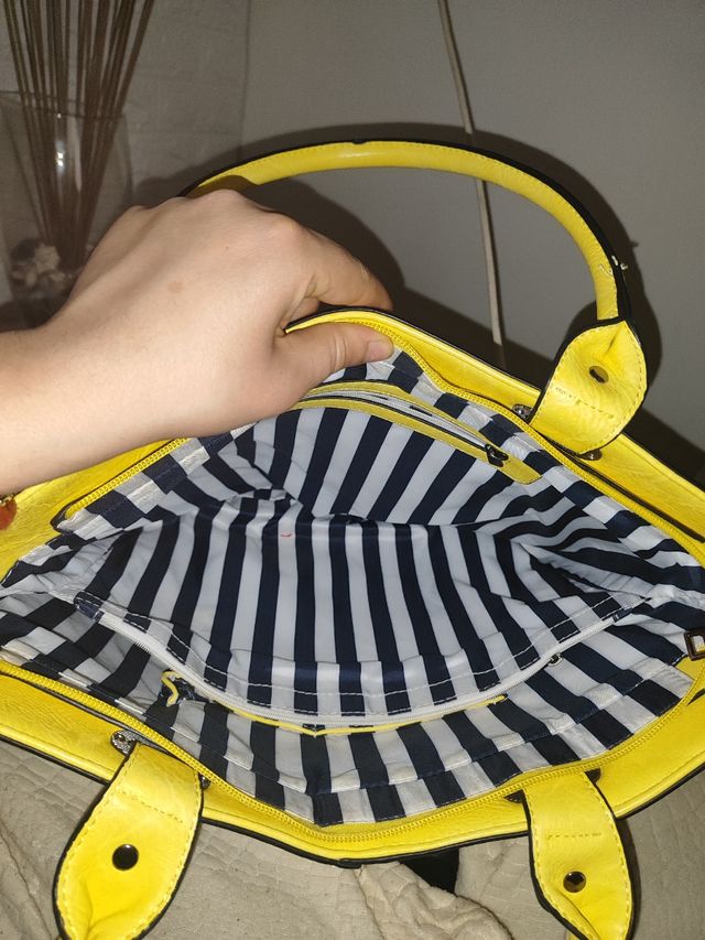 Borsa gialla come nuova