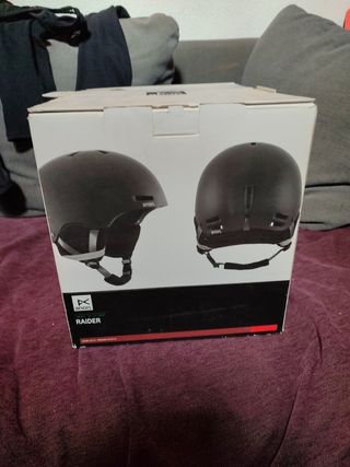 Casco snowboard anon