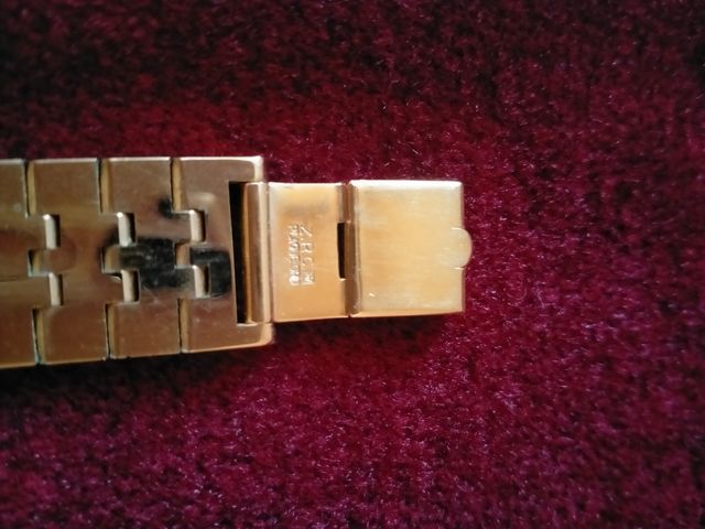 Citizen. Reloj con pulsera dorado caballero