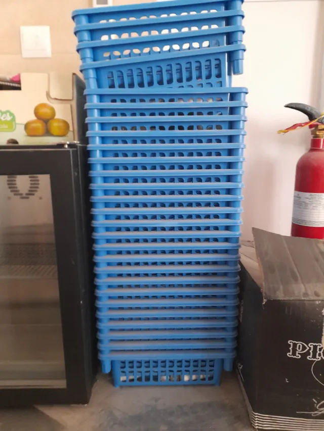 Lote de Fruteros de baldas con ruedas