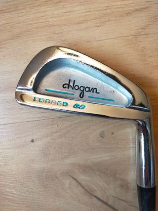 Palos de golf  y bolsa de transporte