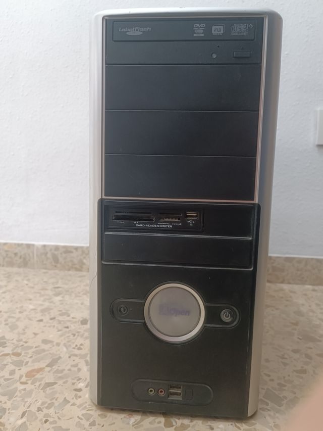 Torre Athlon X2, 4GB RAM, GT 430 - Pezzi/Base