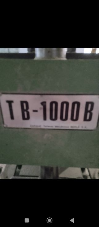 Maquina abisagradora