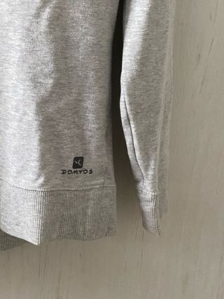 Sudadera gris Domyos. Decathlon. Talla S/36