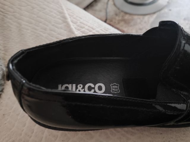 Scarpe di pelle lucida