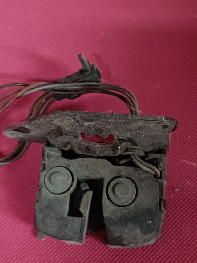 Serratura bagagliaio punto