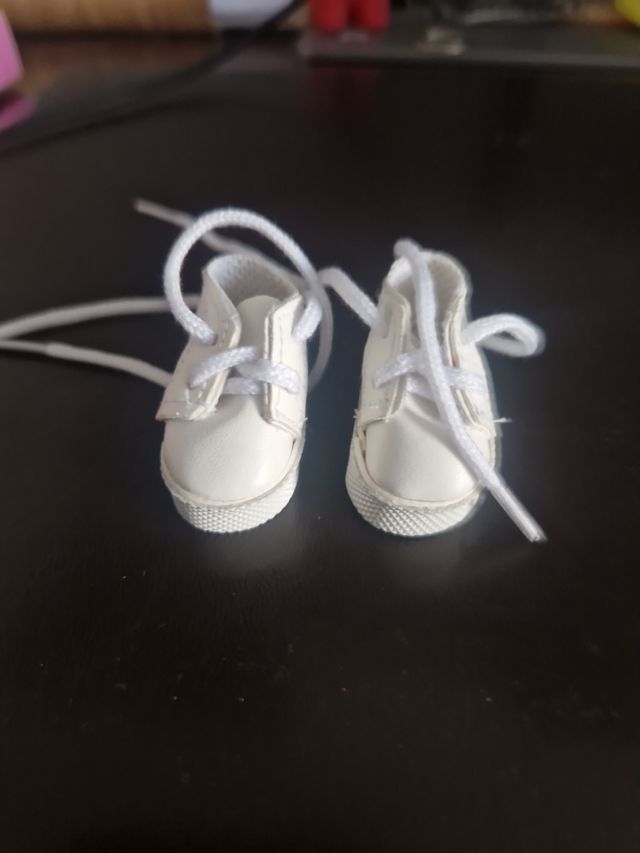 Zapatillas deporte muñeca o muñeco pequeños