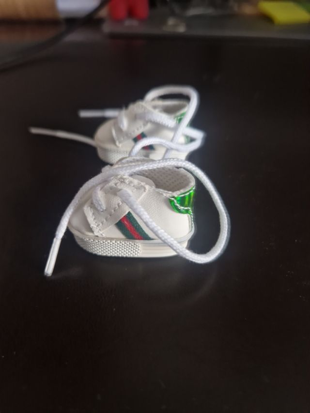 Zapatillas deporte muñeca o muñeco pequeños