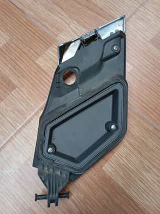 Tapa izquierda guantera xmax 125