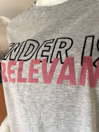 Camiseta nueva de género