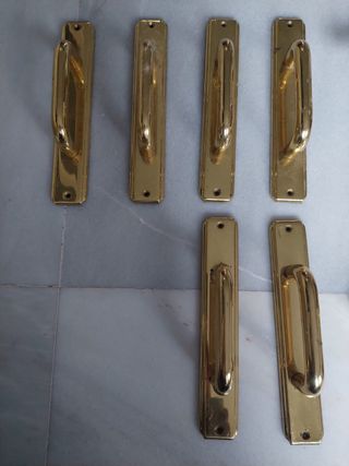 Tiradores puertas dorados metal
