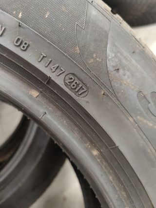 235-55R19 105H Pirelli D2617