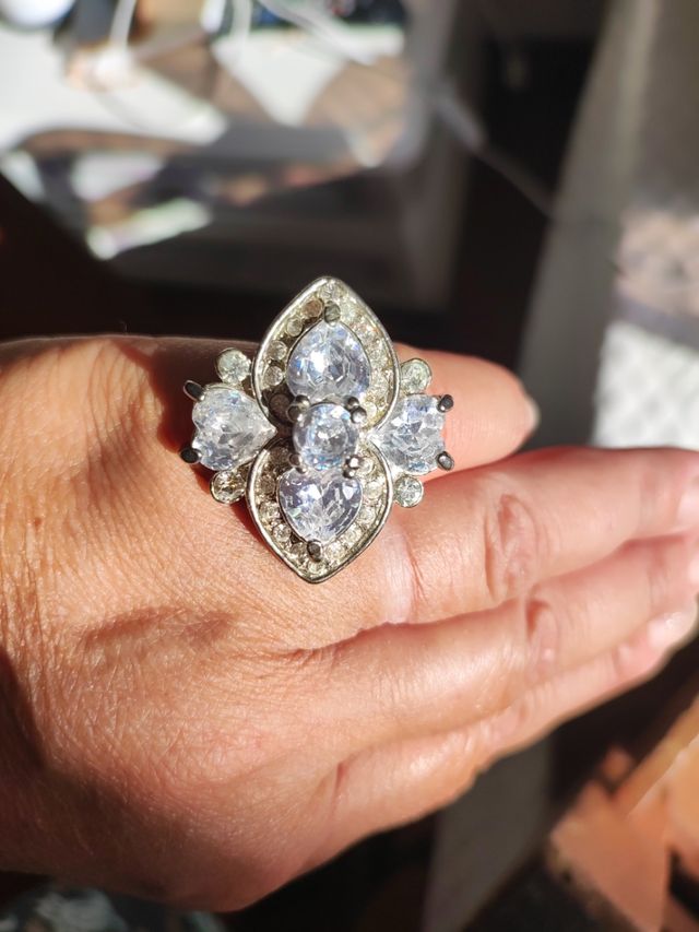 Anello brillantinoso