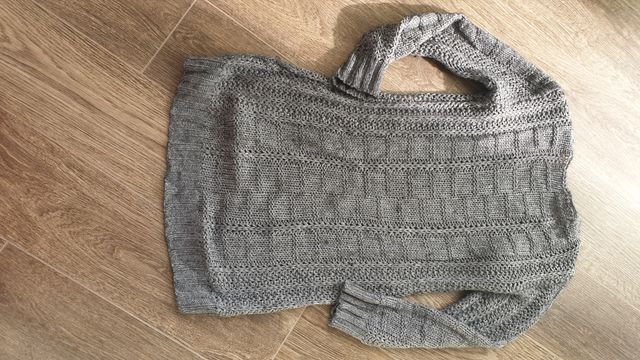 Abito maglione con sciarpa