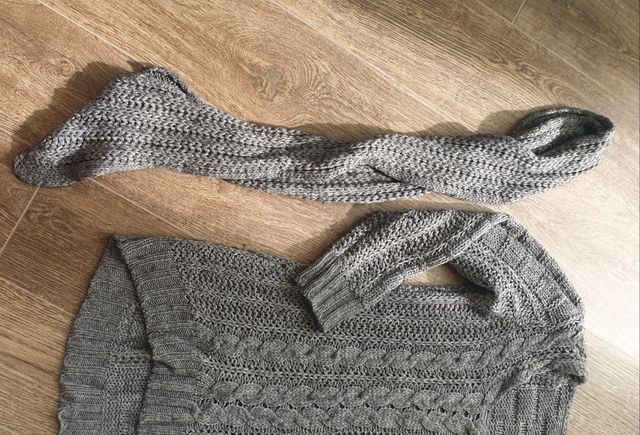 Abito maglione con sciarpa