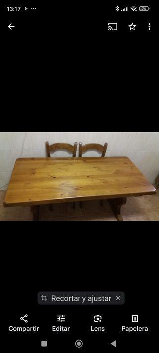 Mesa maciza con 4 sillas
