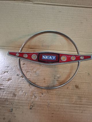 SEAT 124,1430 centro volante