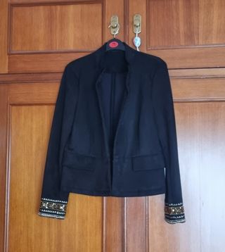 Chaqueta zara efecto piel 