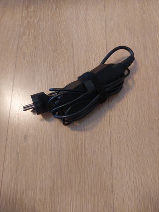 Portatil HP. Adaptador corriente