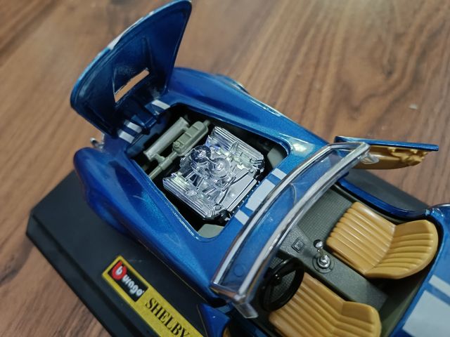 Shelby Cobra 427 (1965). Maqueta Burago