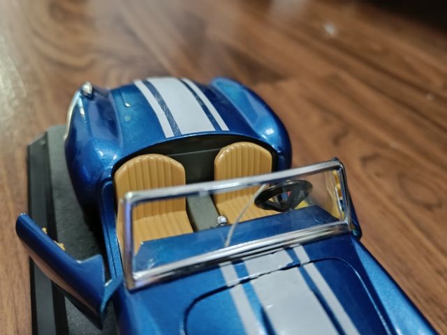 Shelby Cobra 427 (1965). Maqueta Burago