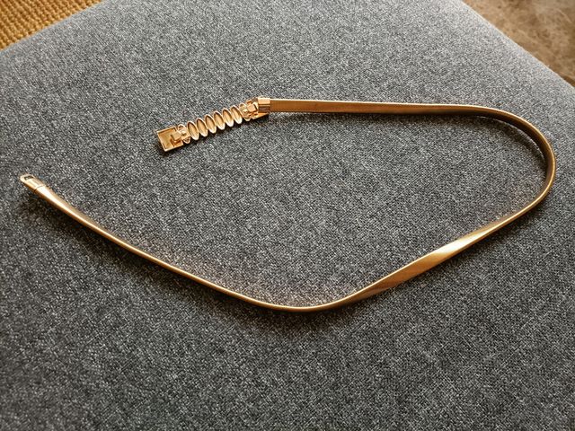 Cinturón extensible dorado