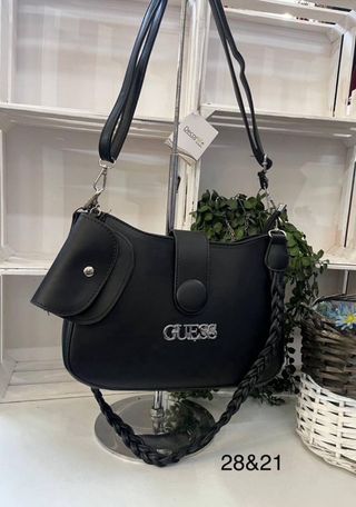 Bolso negro pequeño con monedero