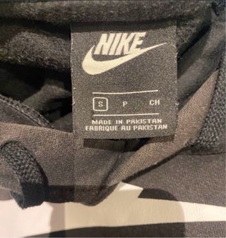 LOTE: Sudadera de Nike y dos camisetas de Zara