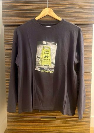 LOTE: Sudadera de Nike y dos camisetas de Zara