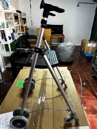 Andador plegable con asiento de 4 Ruedas