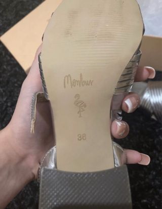 Tacones plateados
