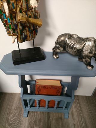 ANTIGUO REVISTERO CON REPISA RESTAURADO