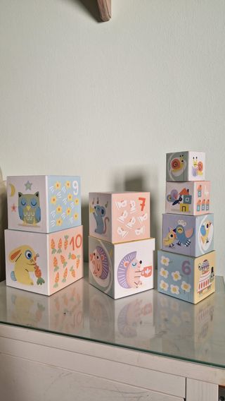 Juego cubos con números. Cubos Montessori