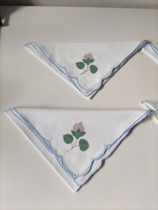 4 servilletas pañuelos bordados