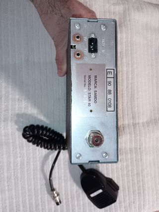 Emisora radioaficionado B.C.STAR 40.