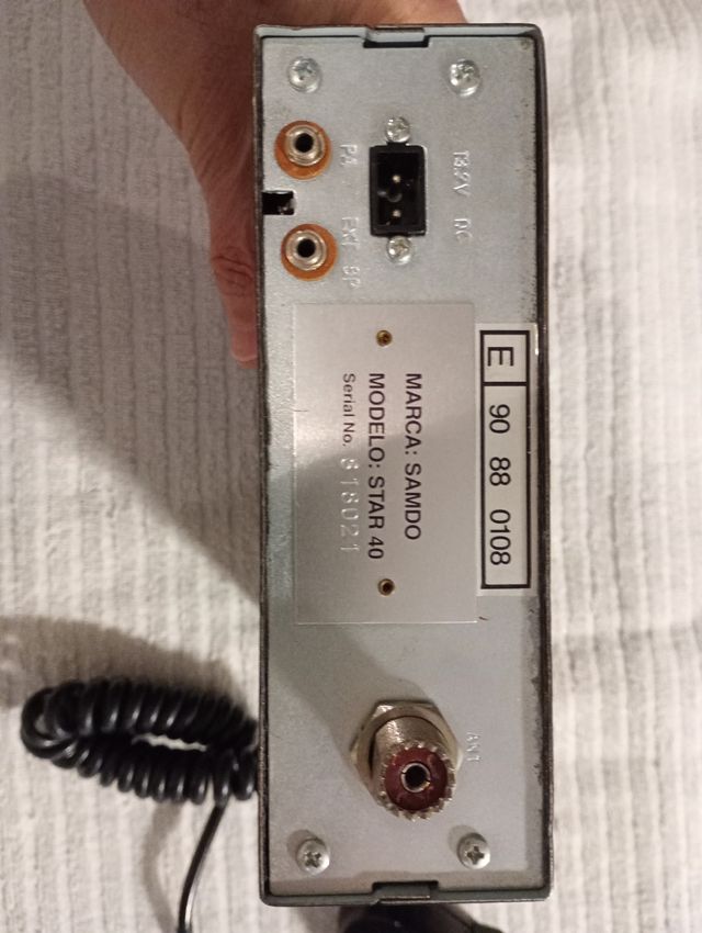 Emisora radioaficionado B.C.STAR 40.