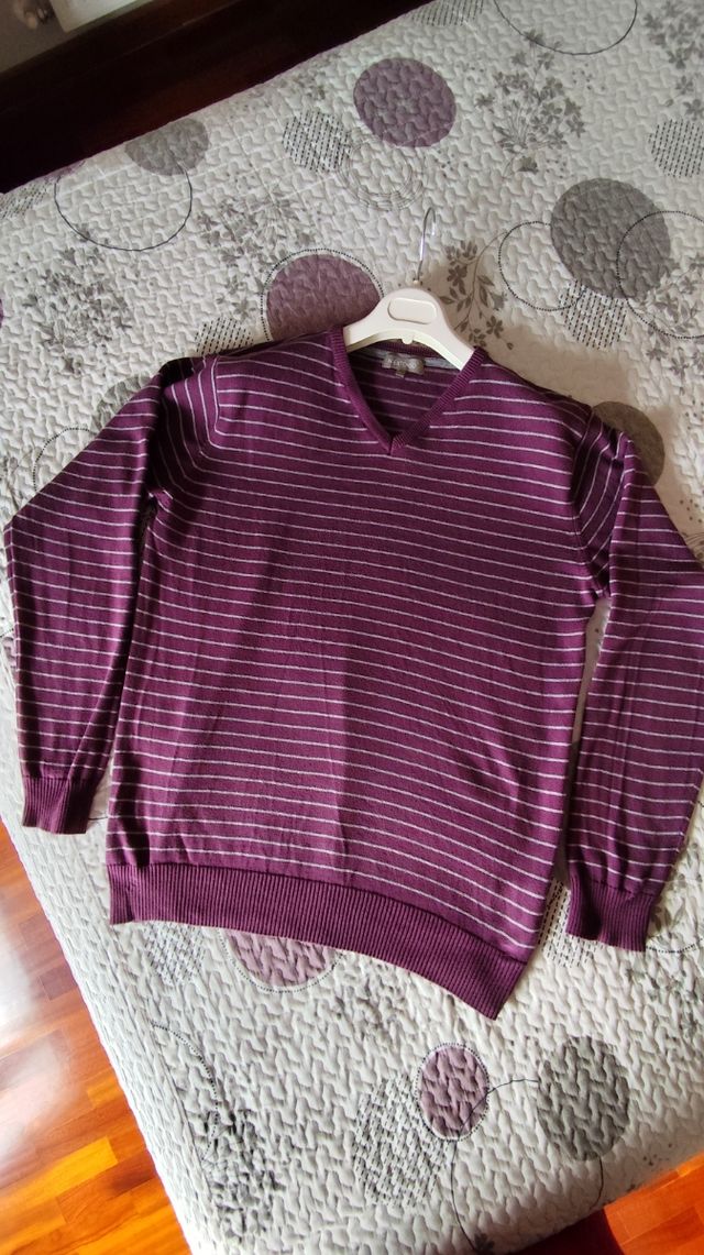 Jersey hombre. Cuello pico. Cardigan rayas.