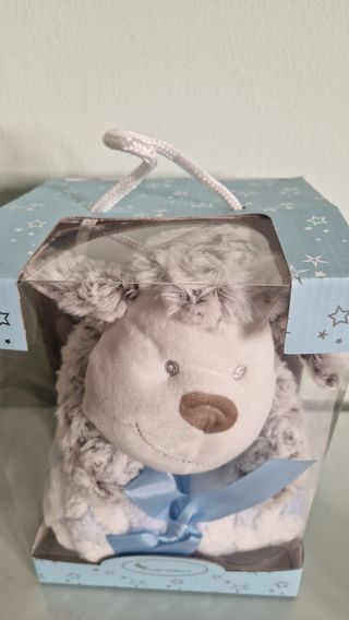 Peleche con mantita. Regalo para bebé.