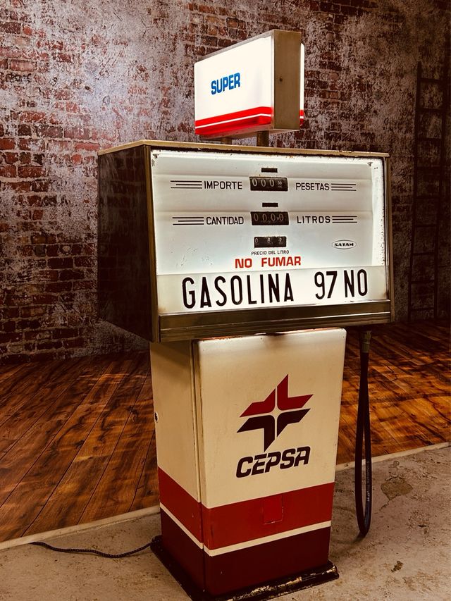 Surtidor gasolina Cepsa 1972