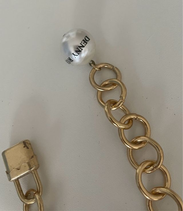 Denny Rose ci tura con perle e charms