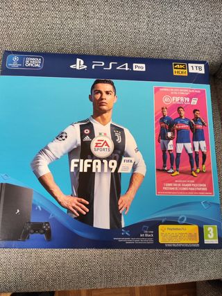 Play station 4 pro 4K HDR 1TB