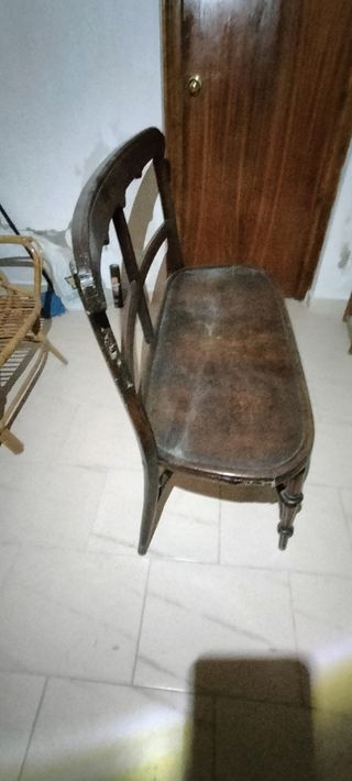 Cántaro antiguo de zinc