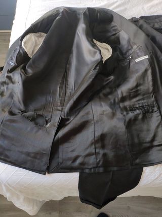 Traje negro marca Caramelo