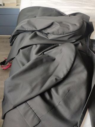 Traje negro marca Caramelo