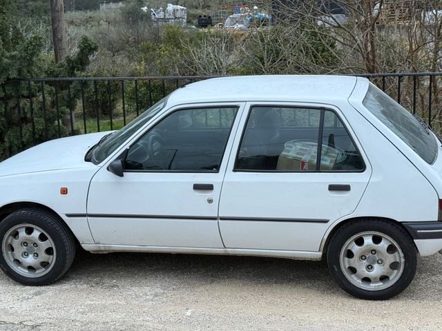 Peugeot 205 1998