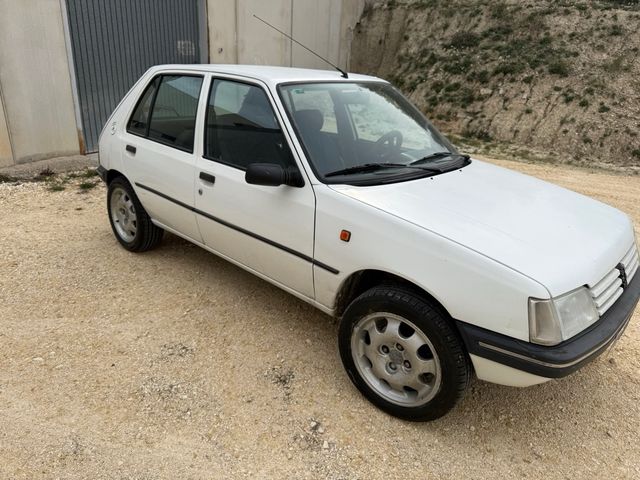 Peugeot 205 1998