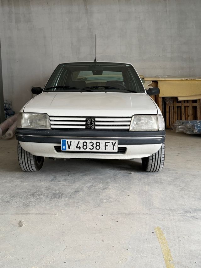 Peugeot 205 1998